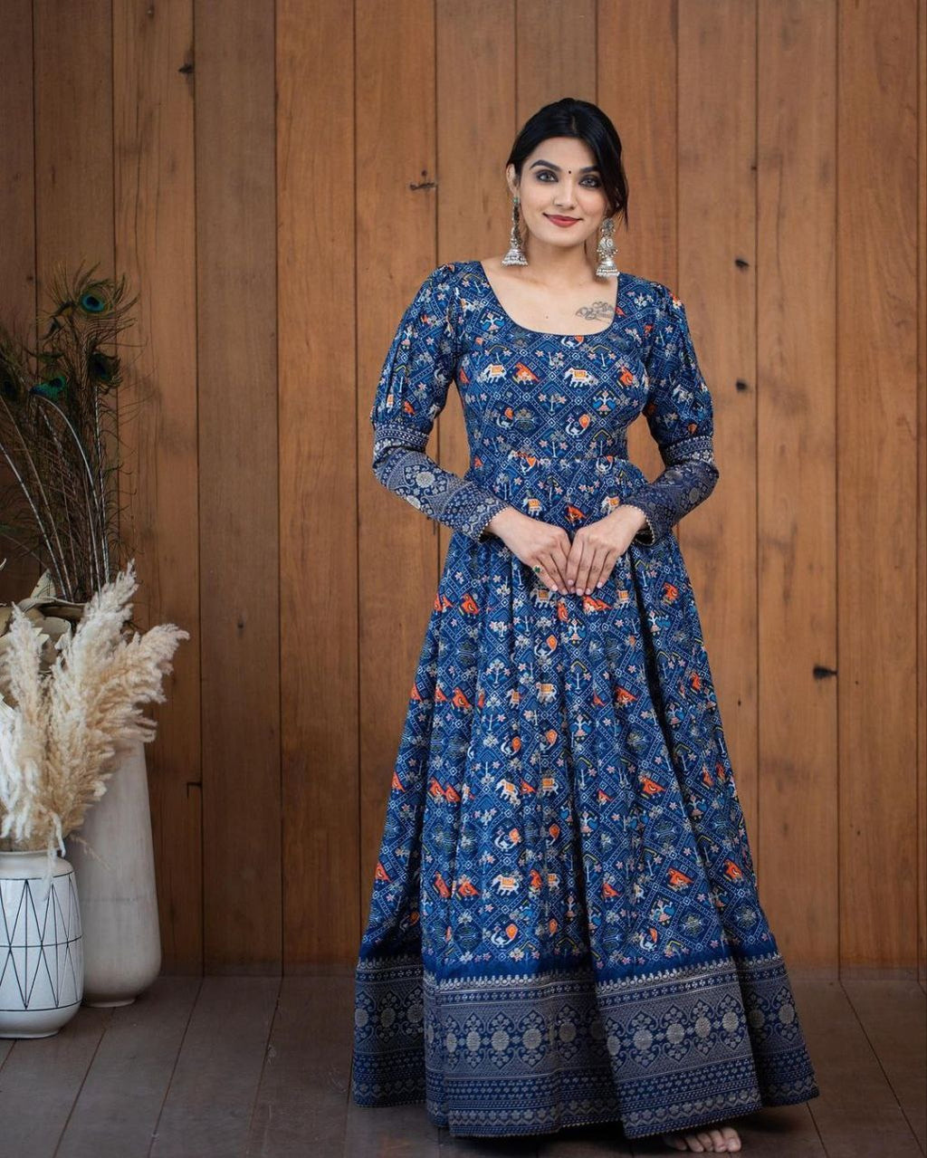 Stylish Fancy Trendy Printed Georgette Gown For Women For Party Wed...