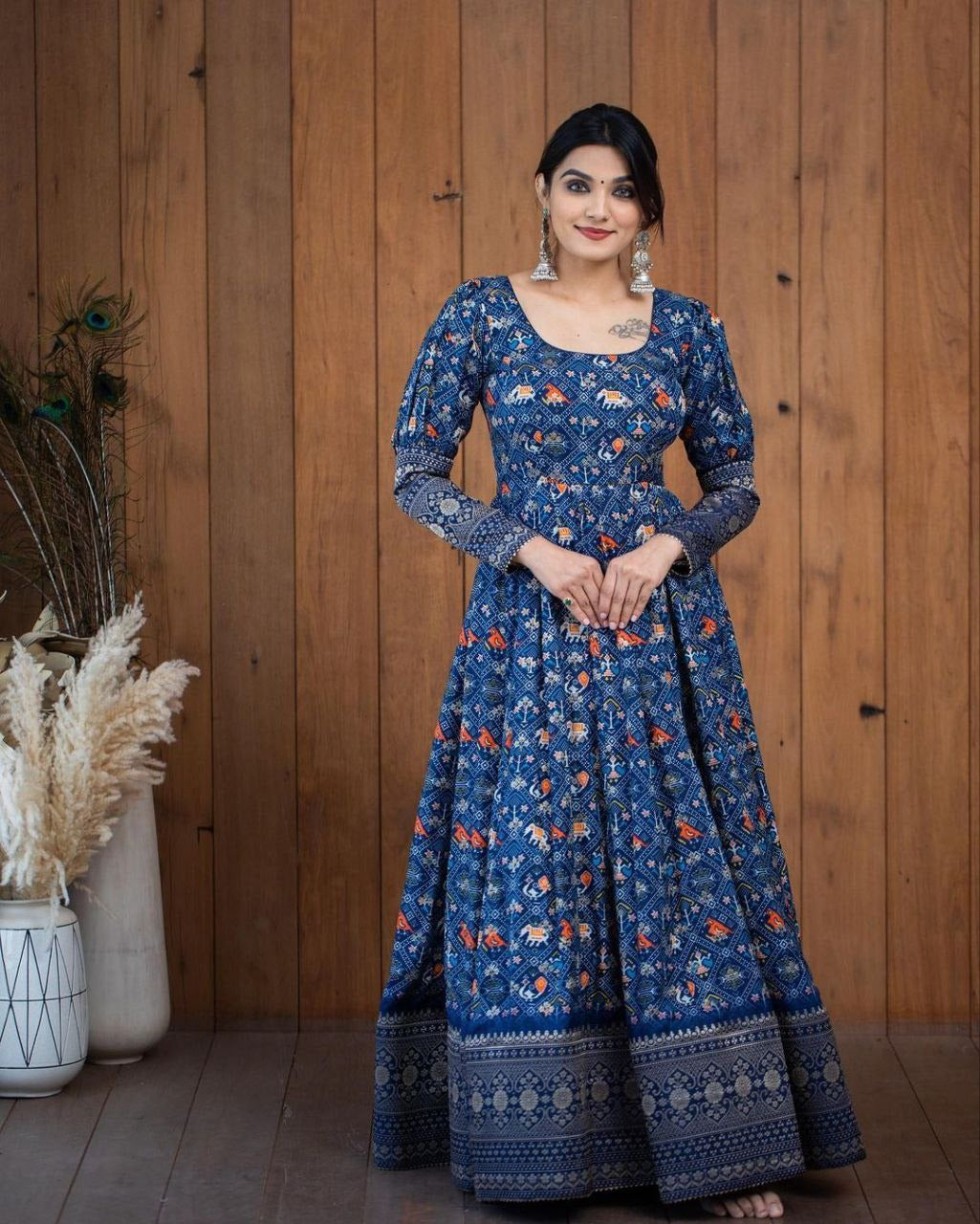 Stylish Fancy Trendy Printed Georgette Gown For Women For Party Wed...