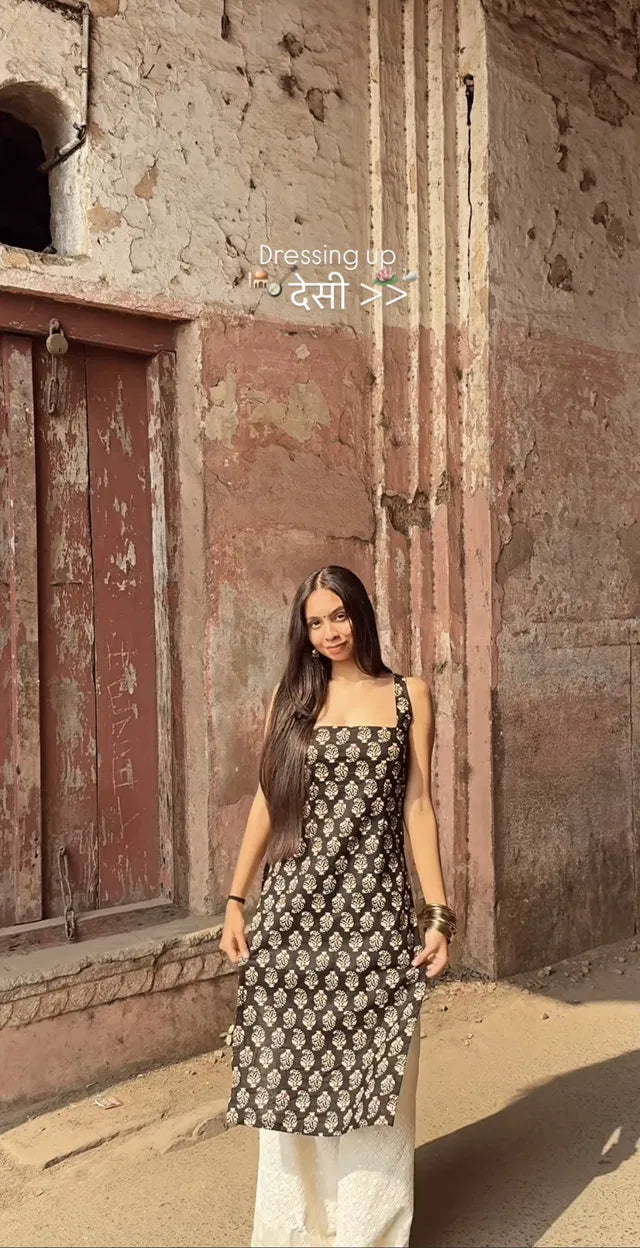 Womens Printed Straight Sleeveless Kurta